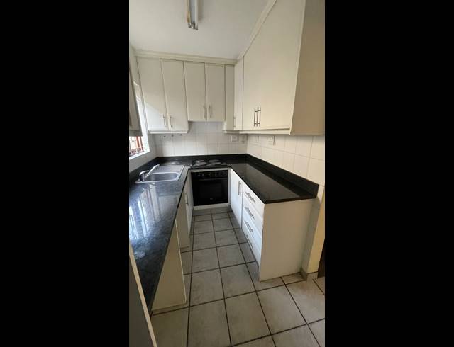 3 BEDROOM APARTMENT FOR SALE IN ESSENWOOD